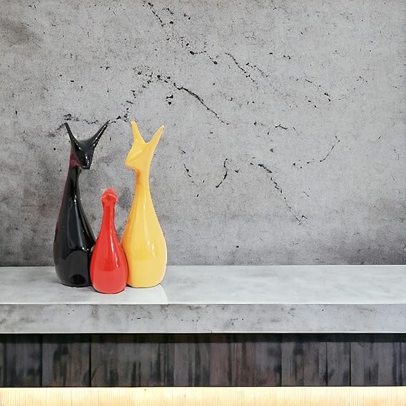 Black, yellow, red deer family showpieces