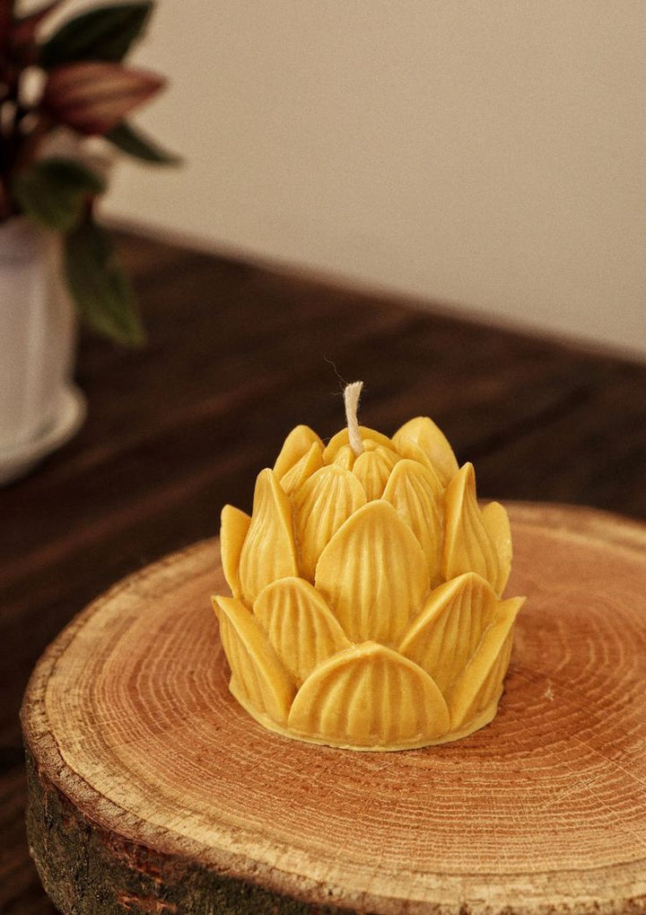 Lotus Candle