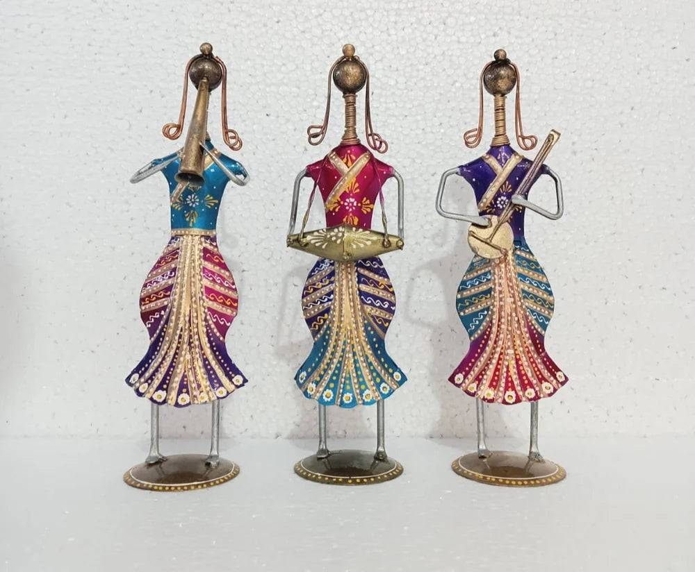 Standing Lady Musician